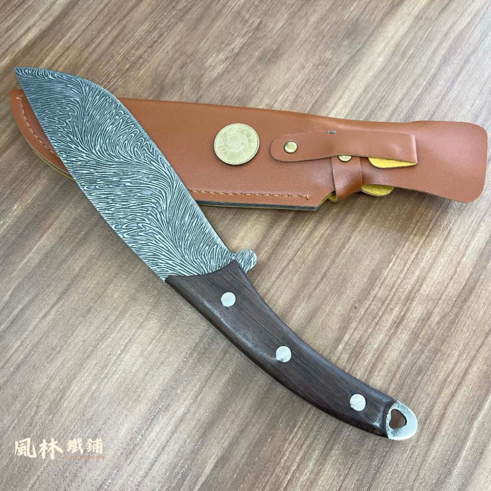 【大狗腿剁刀】附皮套『台灣現貨』8寸花紋雞翅木剁骨刀 特殊精刻鳳尾花紋紋路精美 5mm刀刃厚度剁骨斬切肉刀-細節圖5