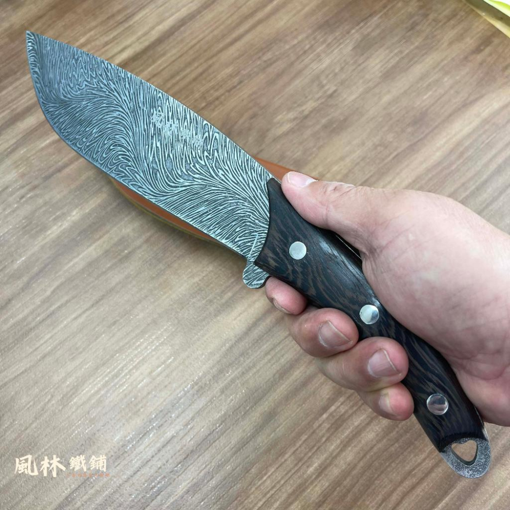 【大狗腿剁刀】附皮套『台灣現貨』8寸花紋雞翅木剁骨刀 特殊精刻鳳尾花紋紋路精美 5mm刀刃厚度剁骨斬切肉刀-細節圖6