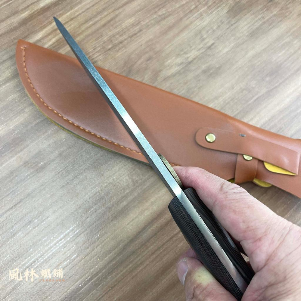 【大狗腿剁刀】附皮套『台灣現貨』8寸花紋雞翅木剁骨刀 特殊精刻鳳尾花紋紋路精美 5mm刀刃厚度剁骨斬切肉刀-細節圖8