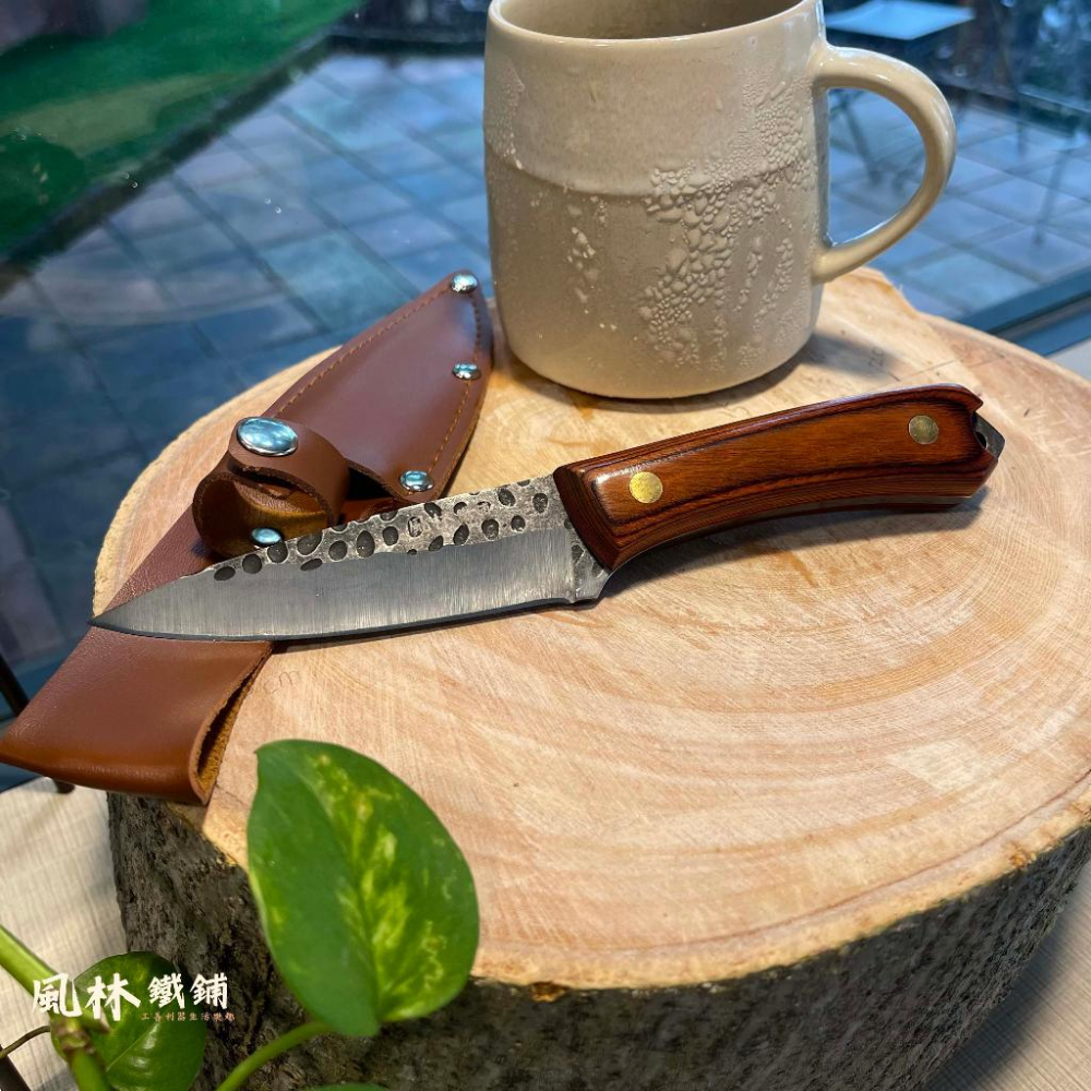 【鍛打錘紋萬用小刀】附皮套 (台灣現貨供應)手把肉刀 野外切肉刀 魚刀 多用刀 手扒肉烤肉分割剔骨刀 水果削皮小刀-細節圖9