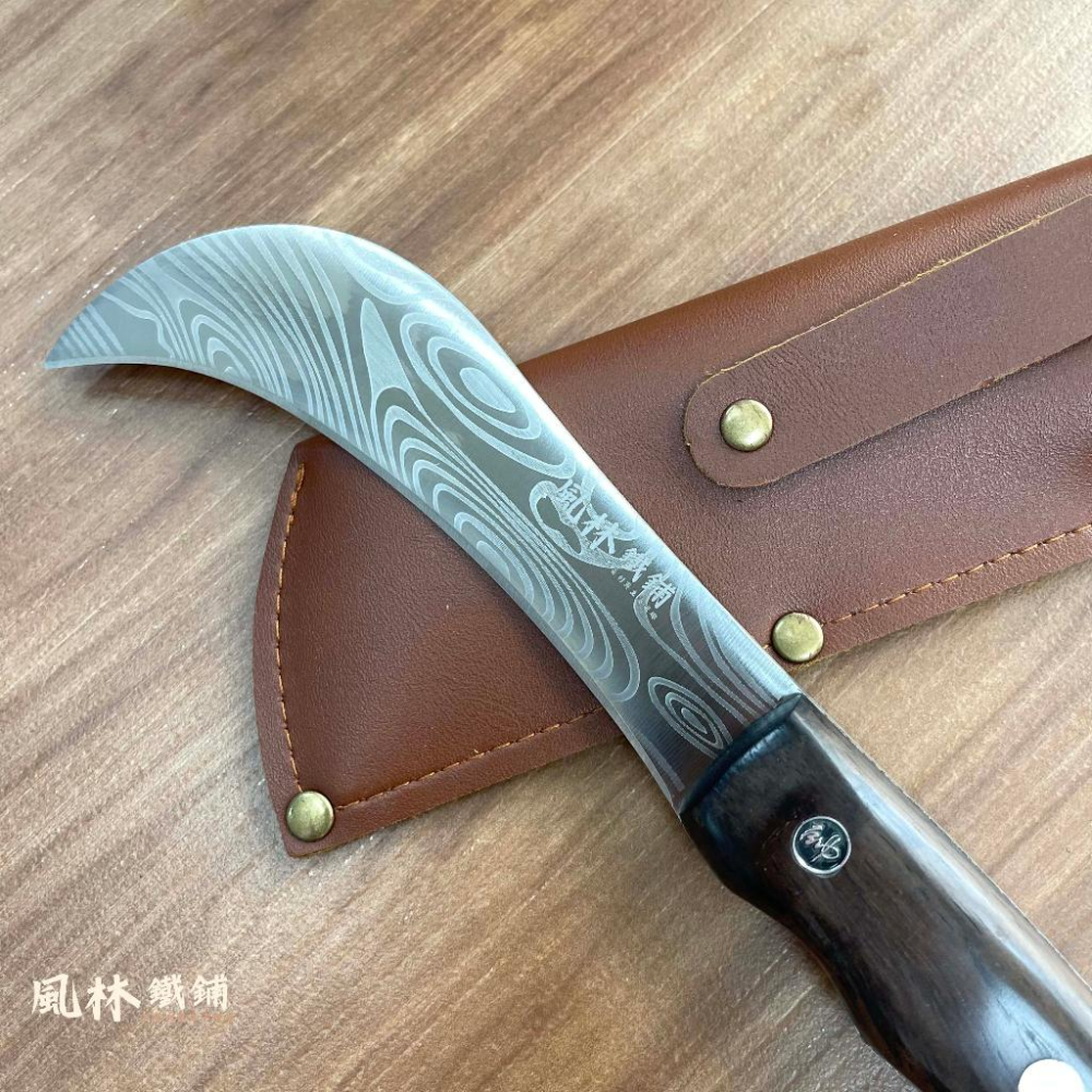 【大馬士革紋香蕉彎刀】附皮套 有大小兩款農友最愛 雷射雕刻大馬士革紋野營刀 方便攜帶割菜小鐮刀家用農用露營用香蕉刀水果刀-細節圖3