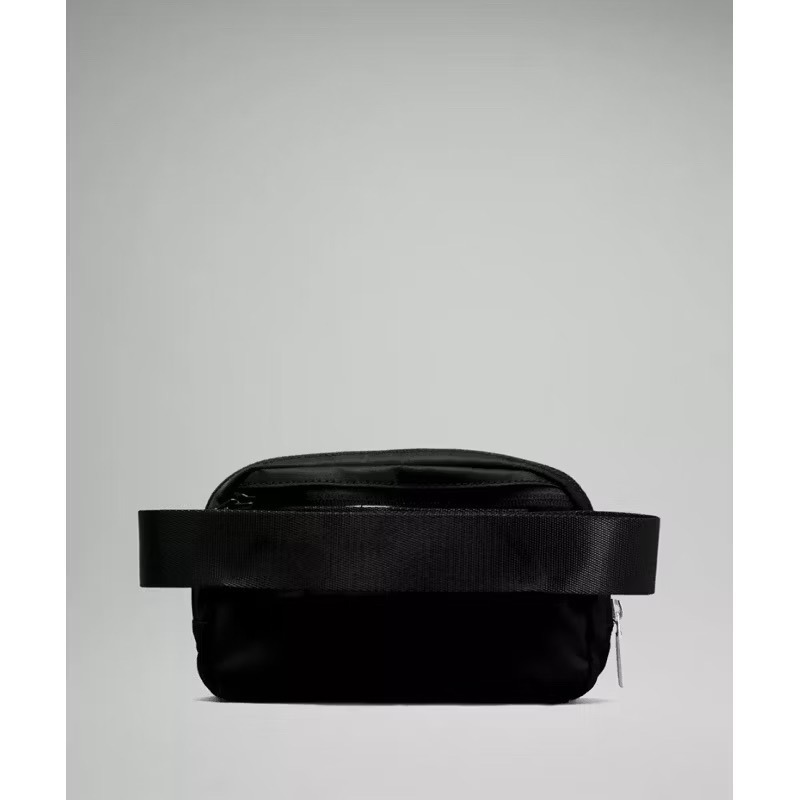 【代購現貨】Lululemon爆款運動休閒百搭肩背多功能斜跨腰包 運動手機胸包 加拿大專櫃購入｜當日發貨-細節圖6