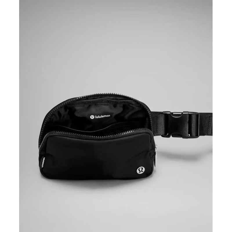 【代購現貨】Lululemon爆款運動休閒百搭肩背多功能斜跨腰包 運動手機胸包 加拿大專櫃購入｜當日發貨-細節圖8