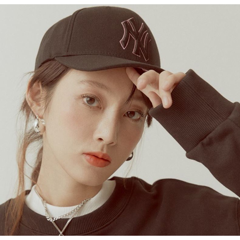 MLB 菱標棒球帽⚜New York Yankees 紐約洋基隊 LOGO設計 街頭時尚 運動元素 立體刺繡 硬頂可調式-細節圖2