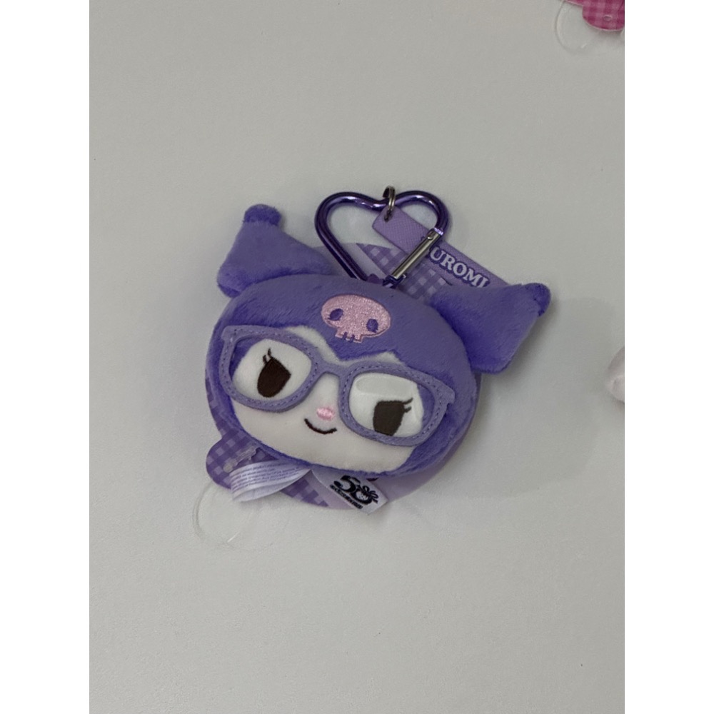 美版 三麗鷗 眼鏡造型系列愛心扣大頭吊飾娃娃 凱蒂 美樂蒂 布丁狗 酷洛米 大耳狗 💖💿-規格圖3