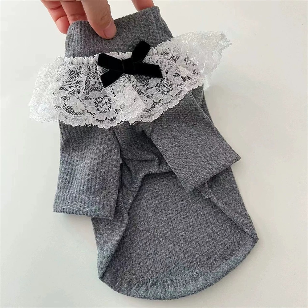 ♡【 J22 預購 】蕾絲翻領素色打底衣-細節圖3