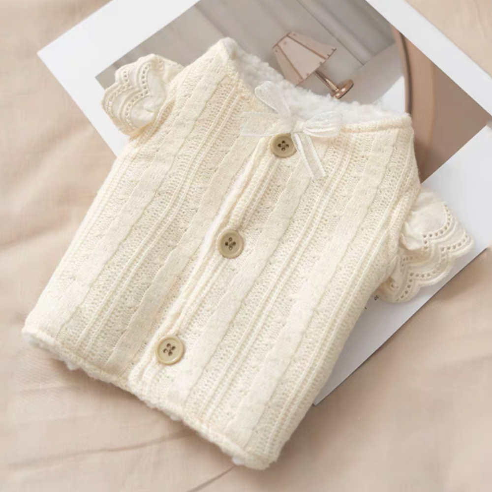 ♡【 H12 預購 】氣質米杏蕾絲飛袖蝴蝶結木釦日系寵物衣-細節圖4