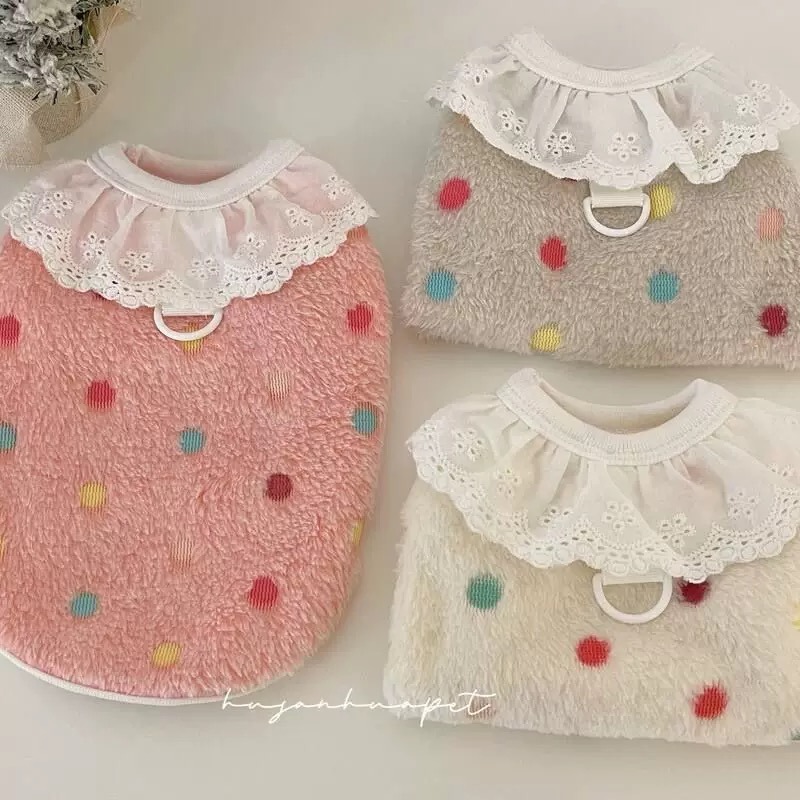 ♡【 K25 預購 】  多色彩色點點蕾絲領毛絨背心-細節圖4