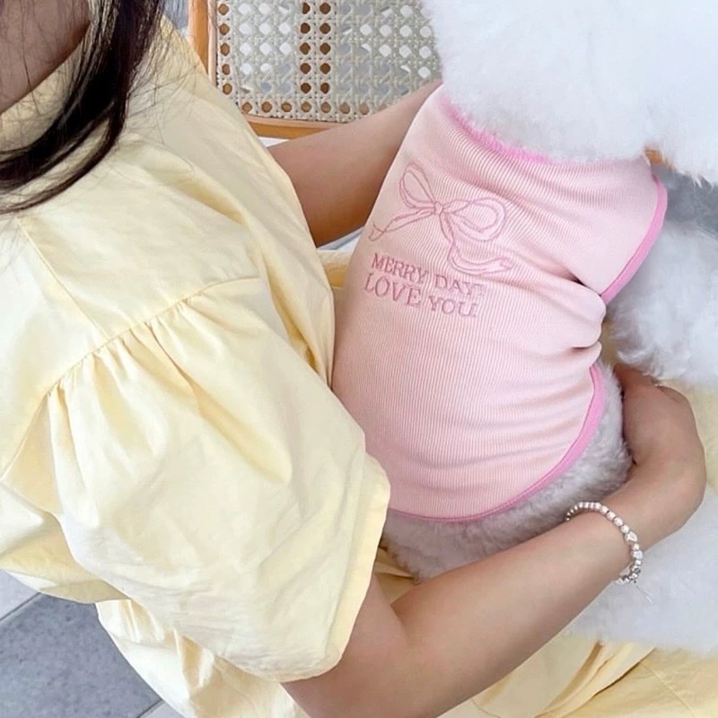 ♡【 L14 預購 】  刺繡蝴蝶結字母坑條背心-細節圖4