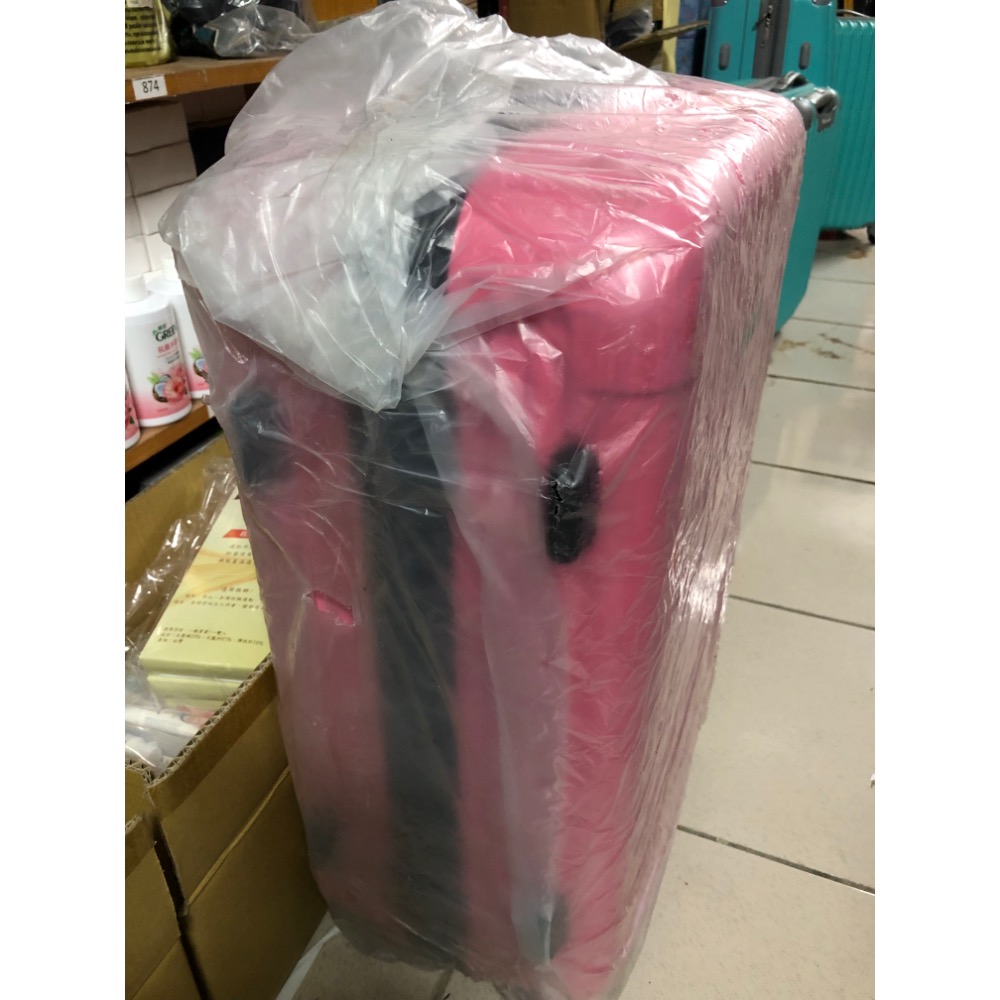 (大倉代領股東紀念品)Centurion密碼鎖四輪行李箱 正常使用痕跡 二手物品便宜售 完美主義者勿下單-細節圖2