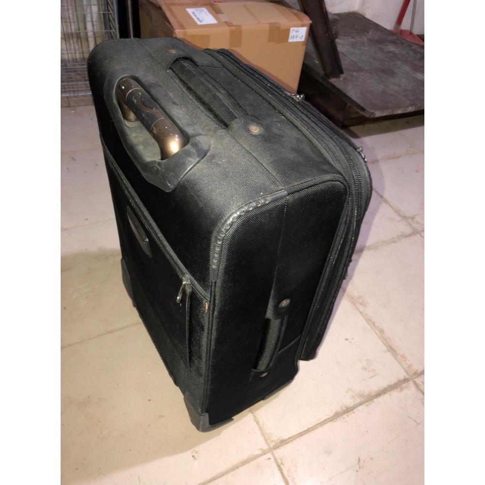 【大倉代領股東紀念品】黑色四輪 移動非常順暢 行李箱-細節圖2