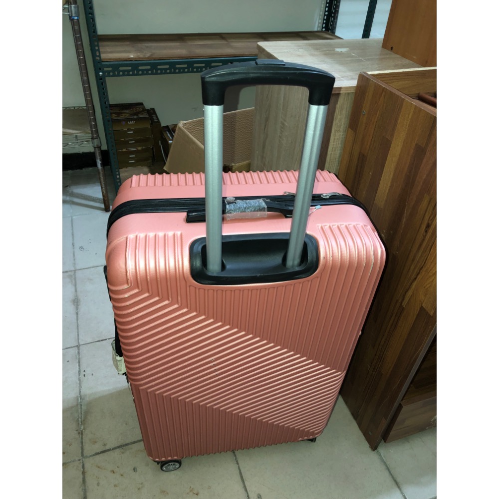 【大倉代領股東紀念品】Royal polo桃色大行李箱順暢 行李箱 80*50*30cm 正常使用痕跡唯獨內裏的布有裂-細節圖7