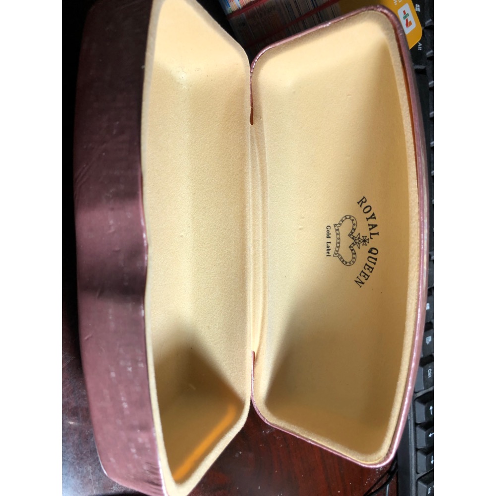 【大倉代領股東紀念品】Royal Queen 玫瑰金 眼鏡盒-細節圖6