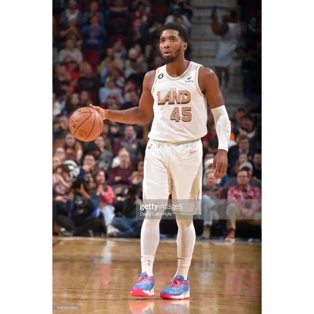 (新鮮現貨) Nike NBA 克里夫蘭騎士 Donovan Mitchell 22/23 城市版 背號短T-細節圖3