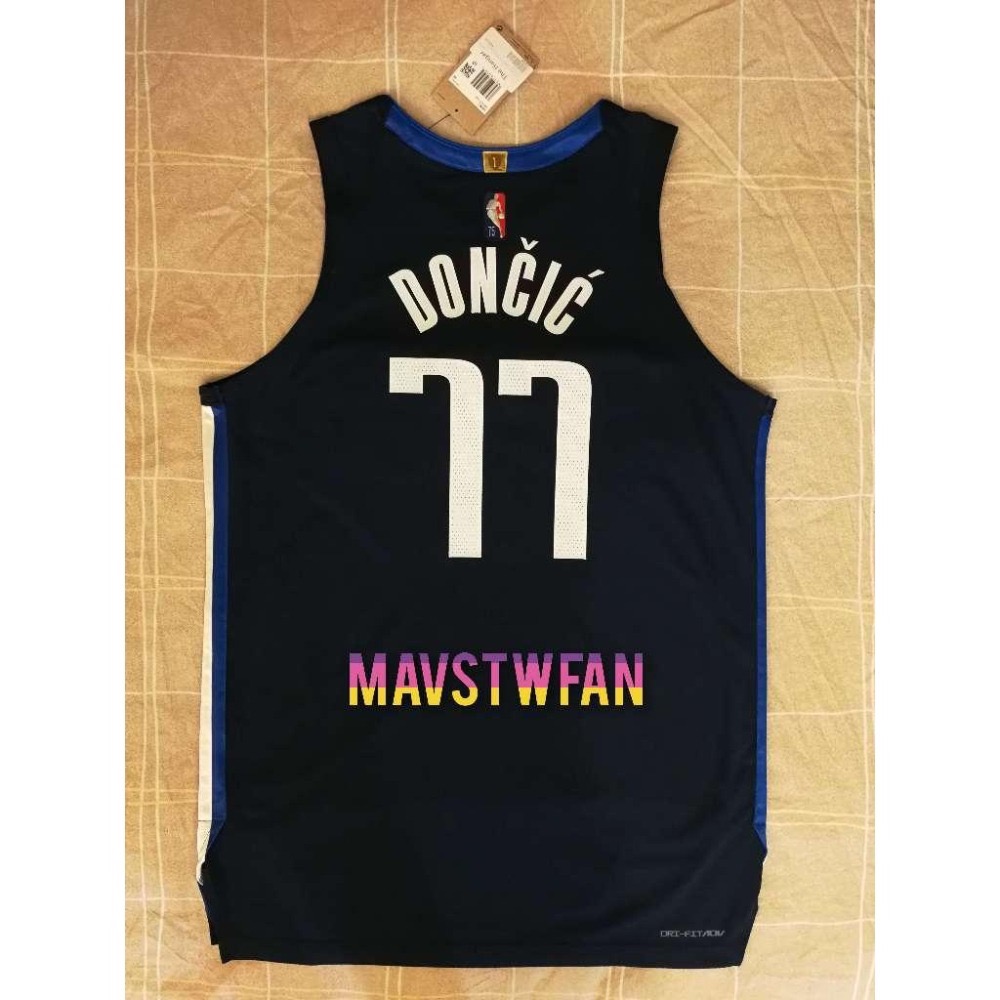 (全新現貨) Nike Luka Doncic 達拉斯獨行俠 21/22 宣告版 AU 球衣 (L 48，原生贊助標)-細節圖2