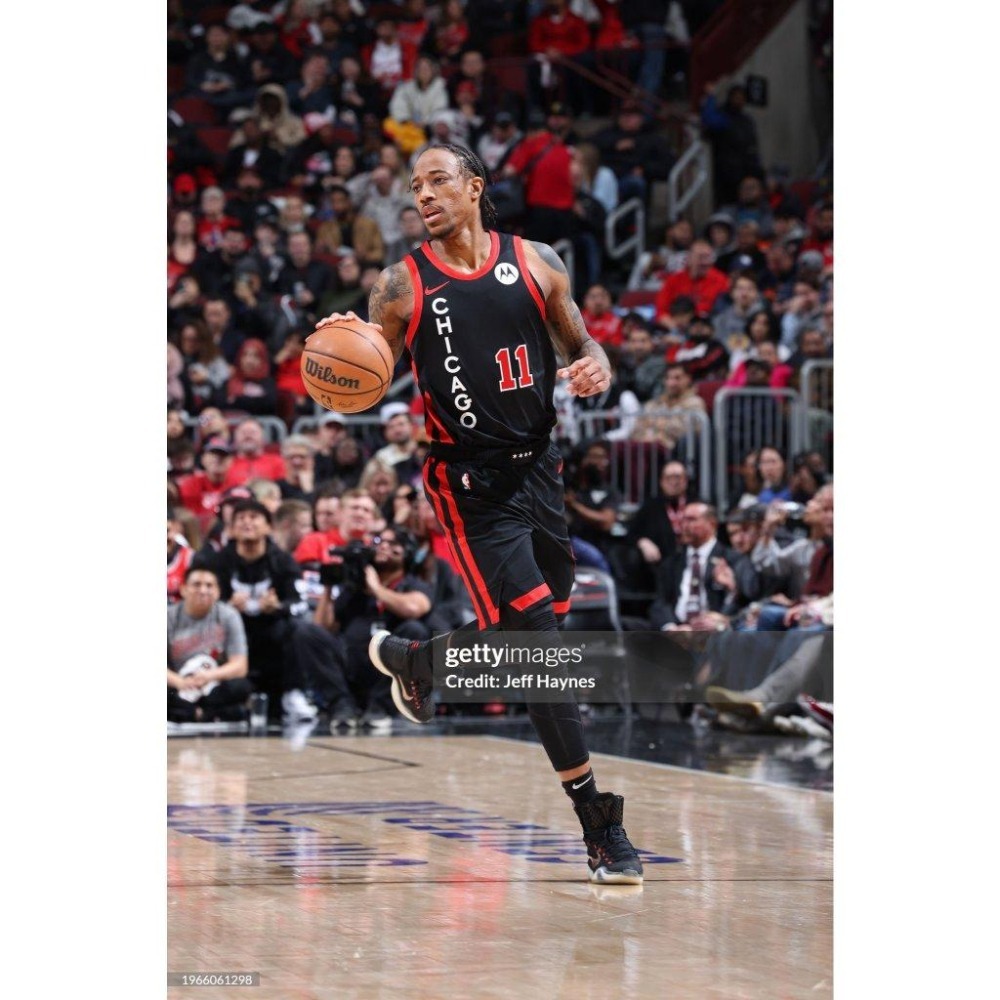 (全新現貨) Nike NBA 芝加哥公牛 DeMar DeRozan 23/24 城市版 背號短T (Sz. M)-細節圖3