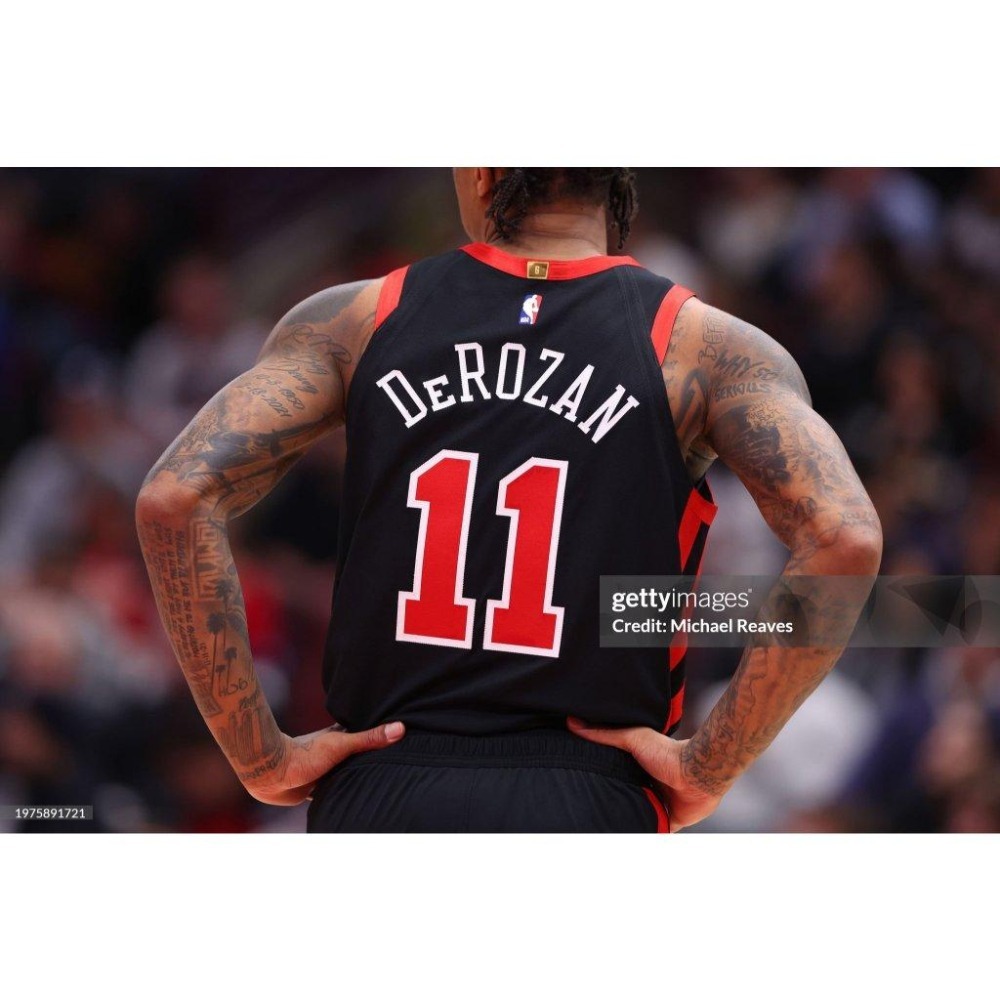 (全新現貨) Nike NBA 芝加哥公牛 DeMar DeRozan 23/24 城市版 背號短T (Sz. M)-細節圖4