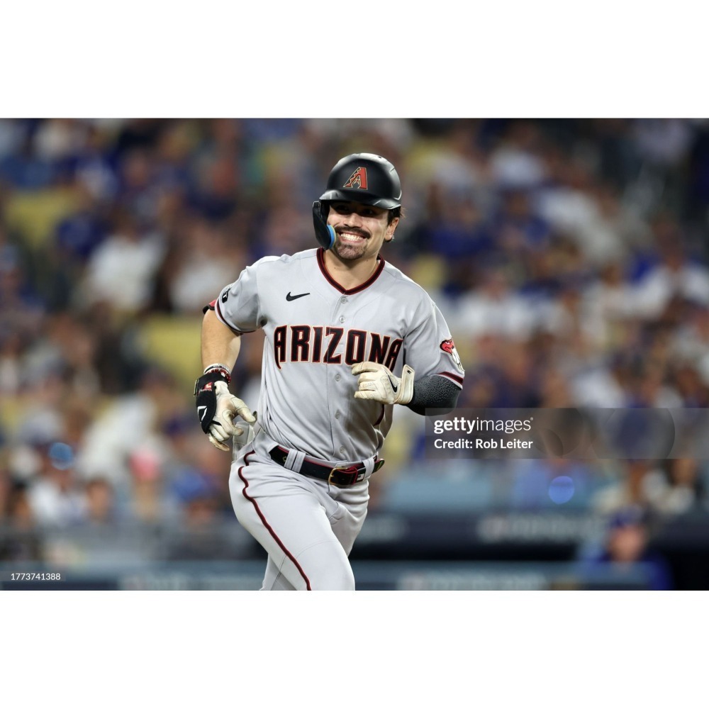 (全新現貨) Nike MLB 亞利桑那響尾蛇 Corbin Carroll 2023 客場 背號短T (Sz. M)-細節圖3