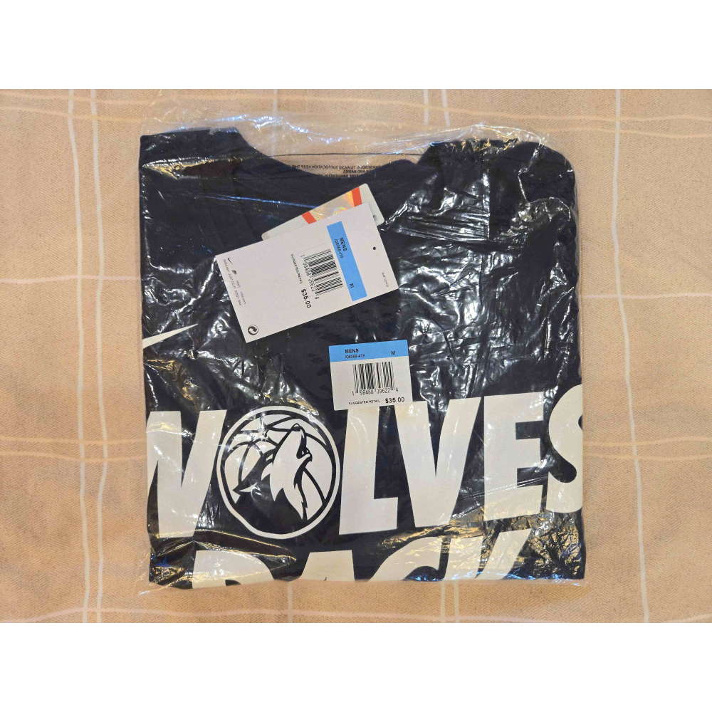 (全新現貨) Nike NBA 明尼蘇達灰狼 2025 季後賽「Wolves Back」口號短T (Sz. M)-細節圖8