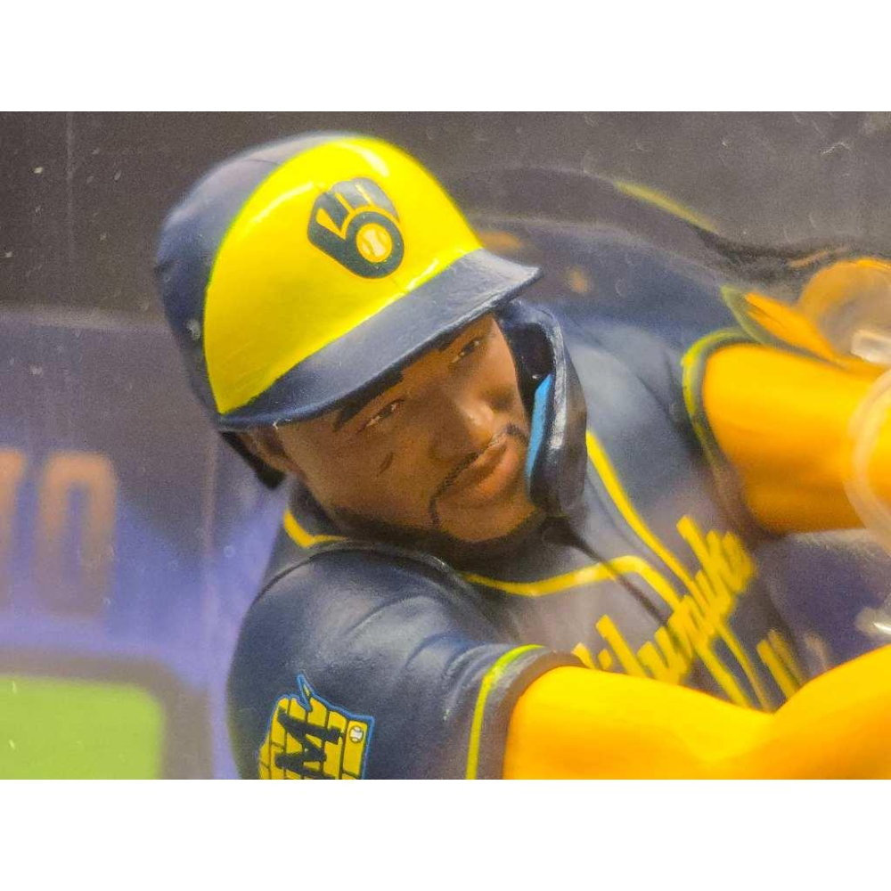 (全新現貨) 麥法蘭 MLB 2025 密爾瓦基釀酒人 Jackson Chourio「深藍衣普版」6 吋運動人偶-細節圖4