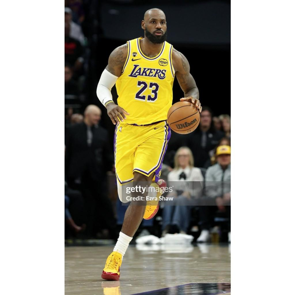 (新鮮現貨) Nike NBA 洛杉磯湖人 LeBron James 25/26 經典版 背號短T (Sz. M)-細節圖3