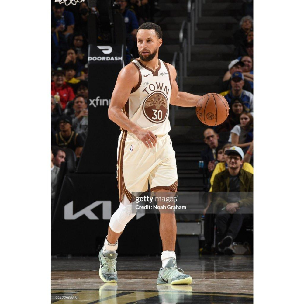 (全新現貨) Nike NBA 金州勇士 Stephen Curry 25/26 城市版 背號短T (Sz. M)-細節圖3