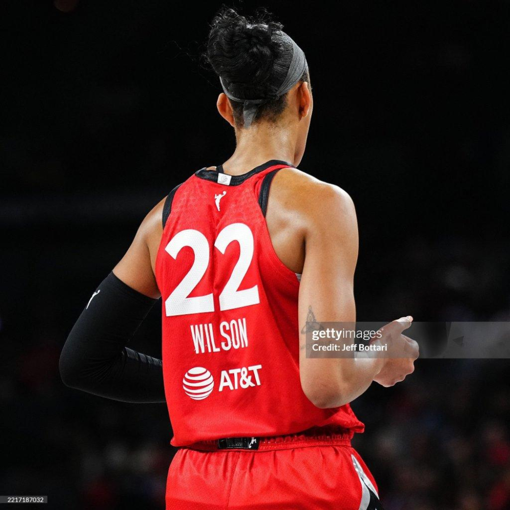 (全新現貨) Nike WNBA 拉斯維加斯王牌 A＇ja Wilson 2025 反抗版 背號短T (Sz. M)-細節圖4