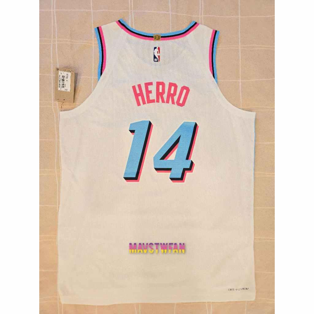 (出清特價) Nike Tyler Herro 熱火 24/25「白南灣」城市版 AU 球衣 (XL 52，原生贊助標)-細節圖2