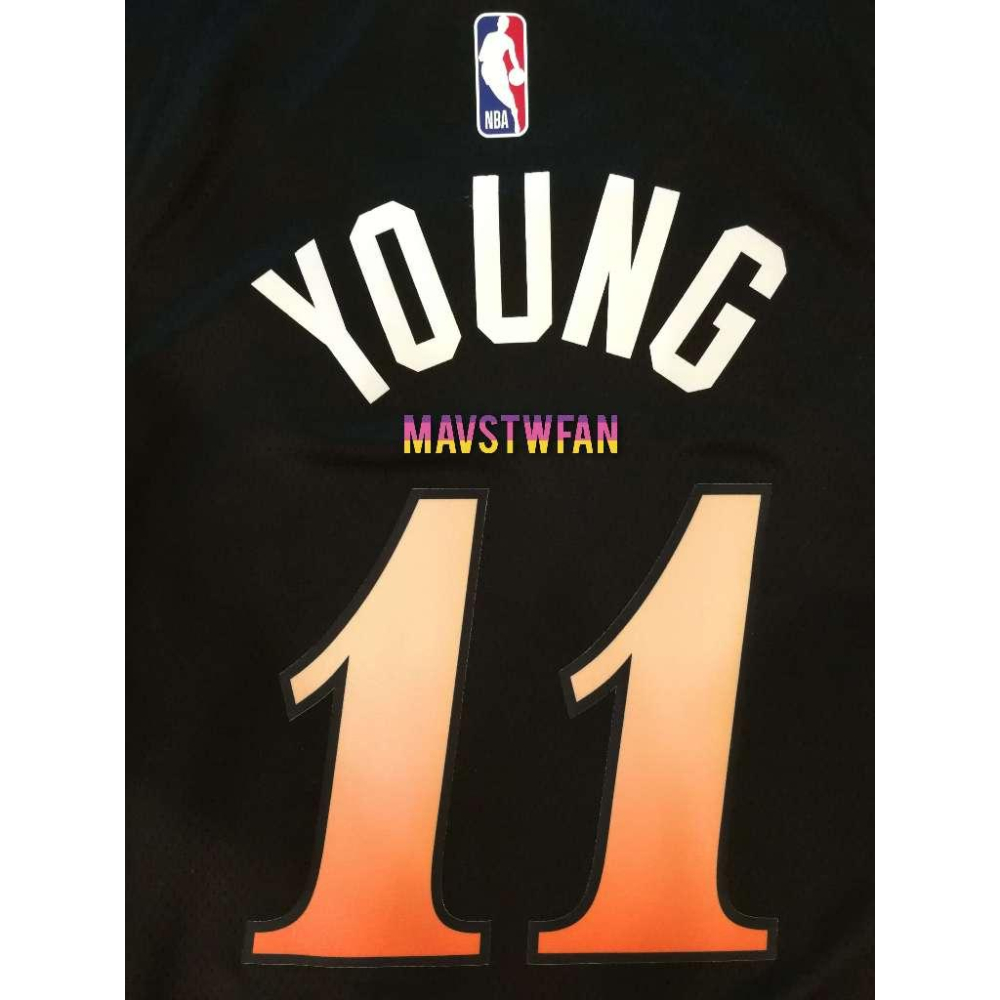 (出清特價) Nike Trae Young 亞特蘭大老鷹 22/23 城市版 SW 球衣 (L 48，原生贊助標)-細節圖4
