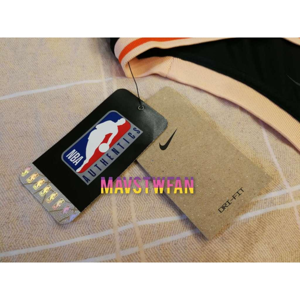 (出清特價) Nike Trae Young 亞特蘭大老鷹 22/23 城市版 SW 球衣 (L 48，原生贊助標)-細節圖7