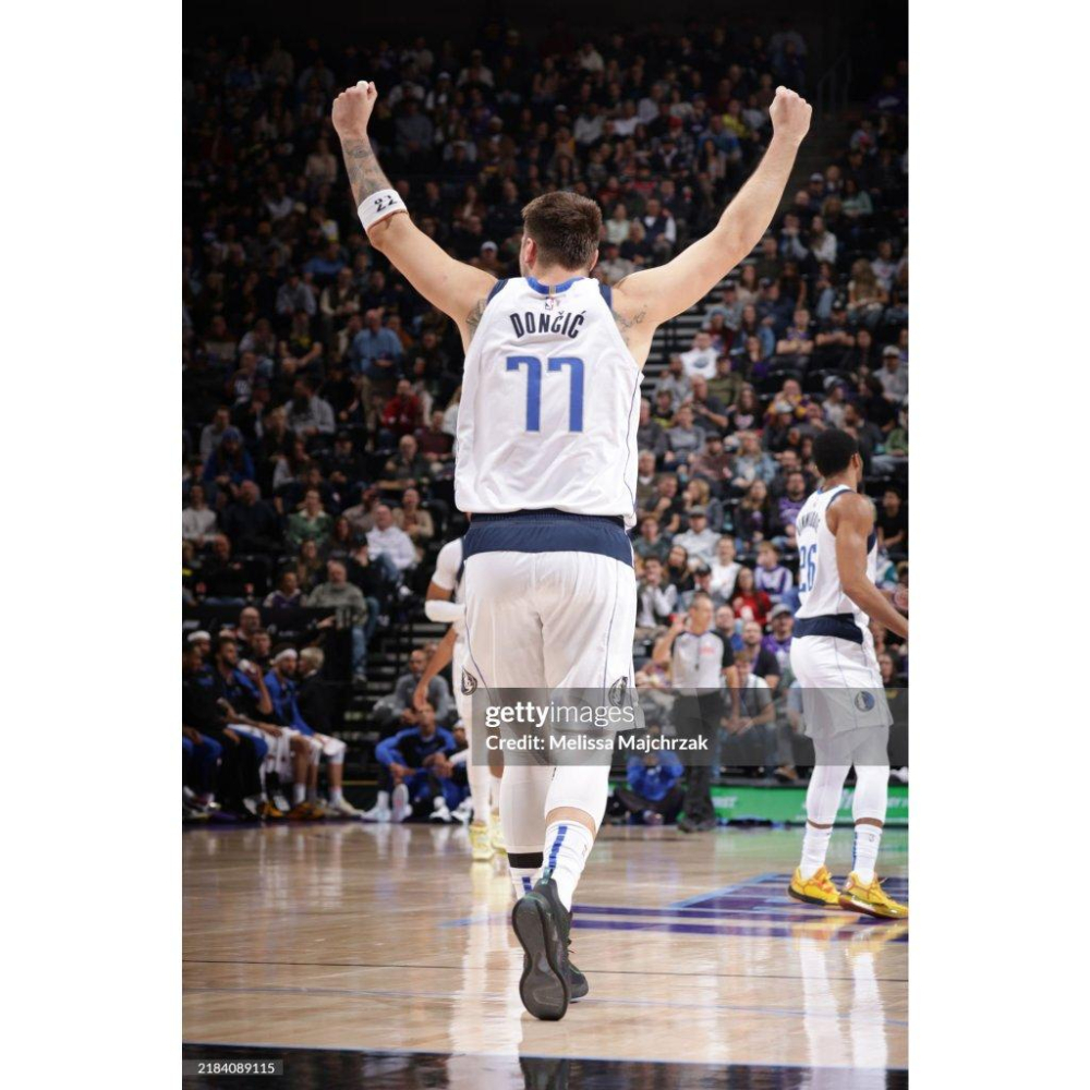 (最後一件) Nike NBA 達拉斯獨行俠 Luka Doncic 24/25 聯盟版 背號短T (Sz. L)-細節圖4