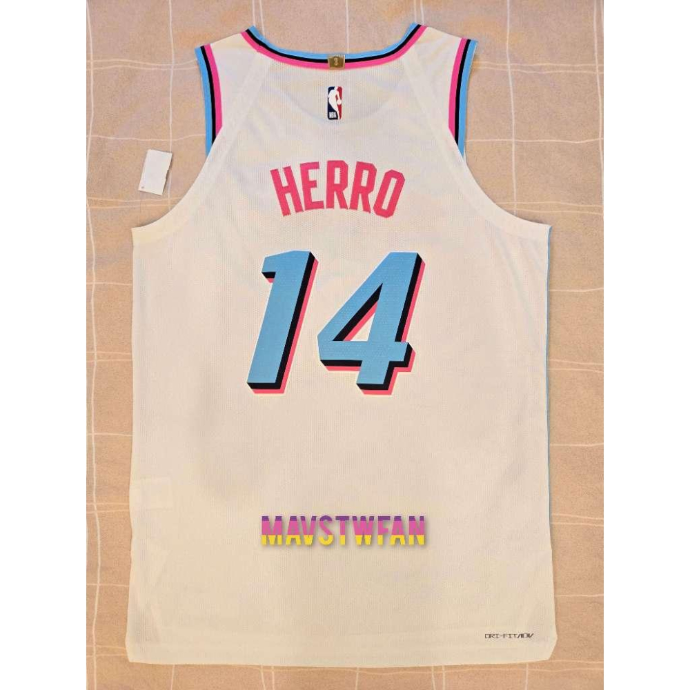 (出清特價) Nike Tyler Herro 熱火 24/25「白南灣」城市版 AU 球衣 (L 48，原生贊助標)-細節圖2