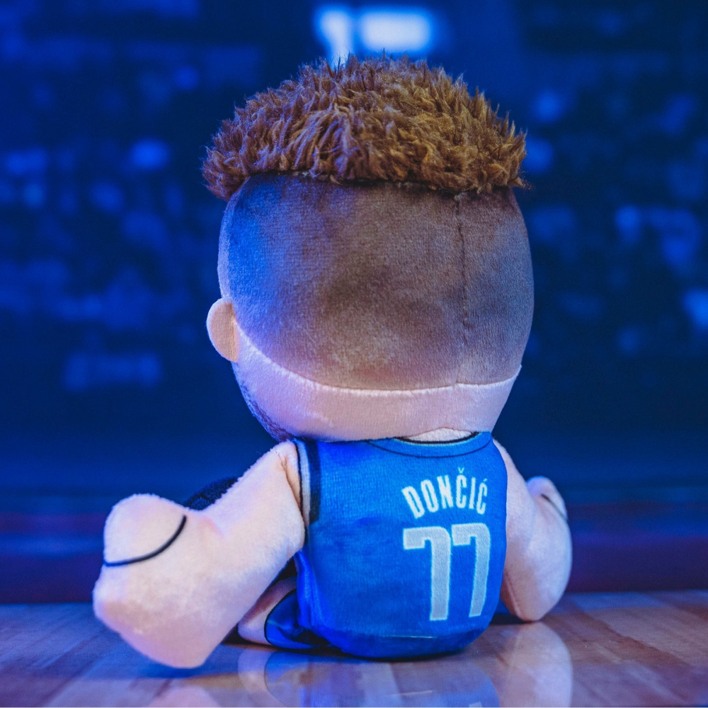 (出清特價) Bleacher Creatures NBA 達拉斯獨行俠 Luka Doncic 坐姿絨毛玩偶-細節圖8