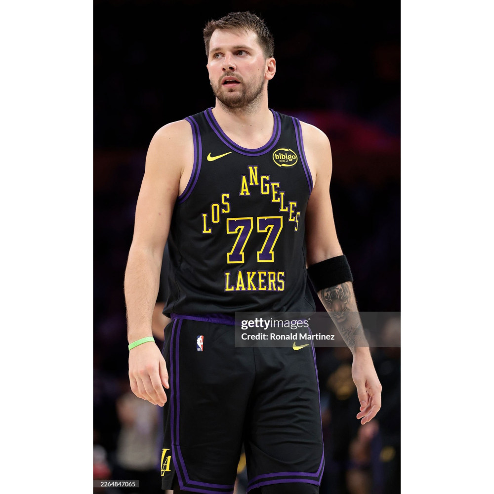 (新鮮現貨) Nike NBA 洛杉磯湖人 Luka Doncic 25/26 城市版 背號短T (Sz.M)-細節圖3