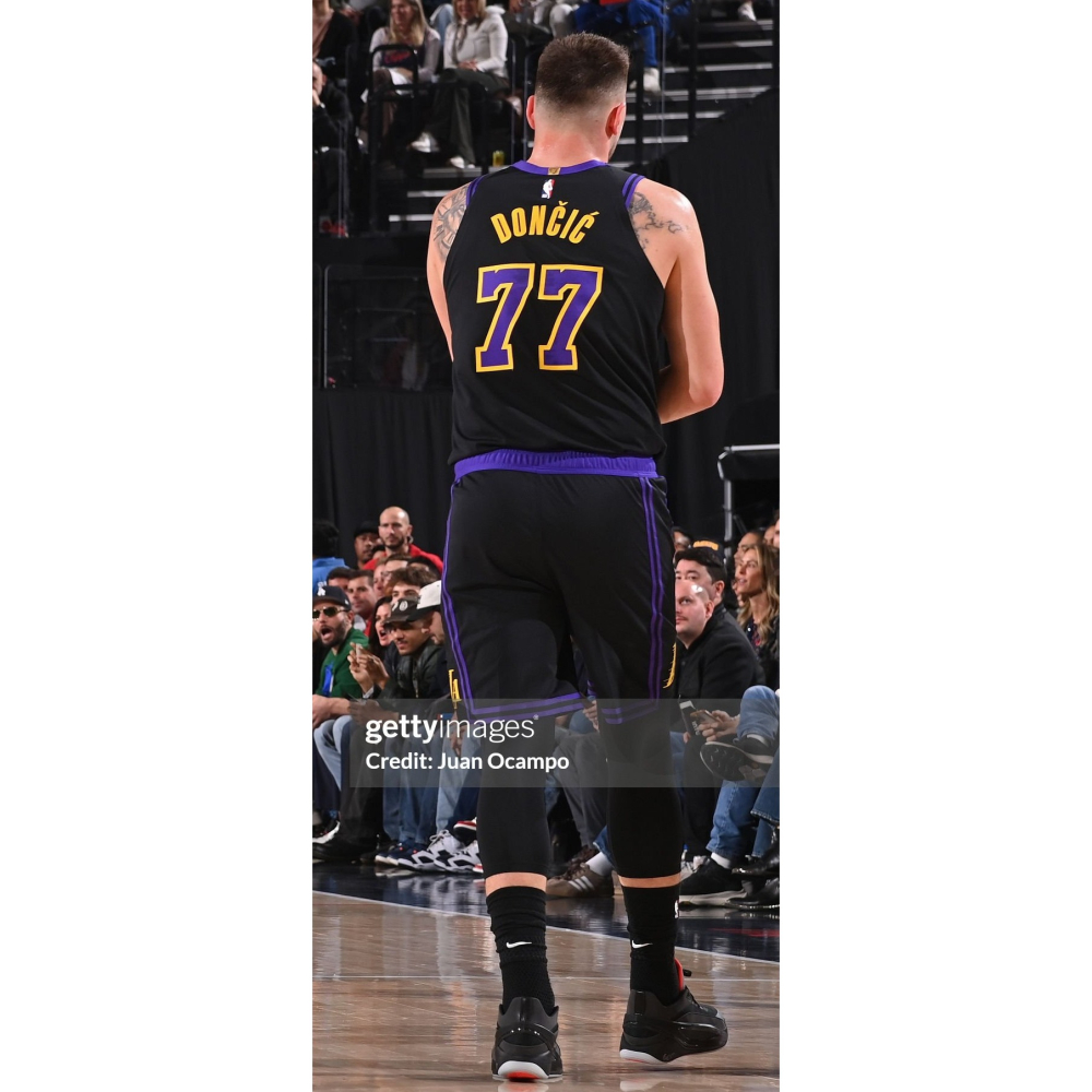 (新鮮現貨) Nike NBA 洛杉磯湖人 Luka Doncic 25/26 城市版 背號短T (Sz.M)-細節圖4
