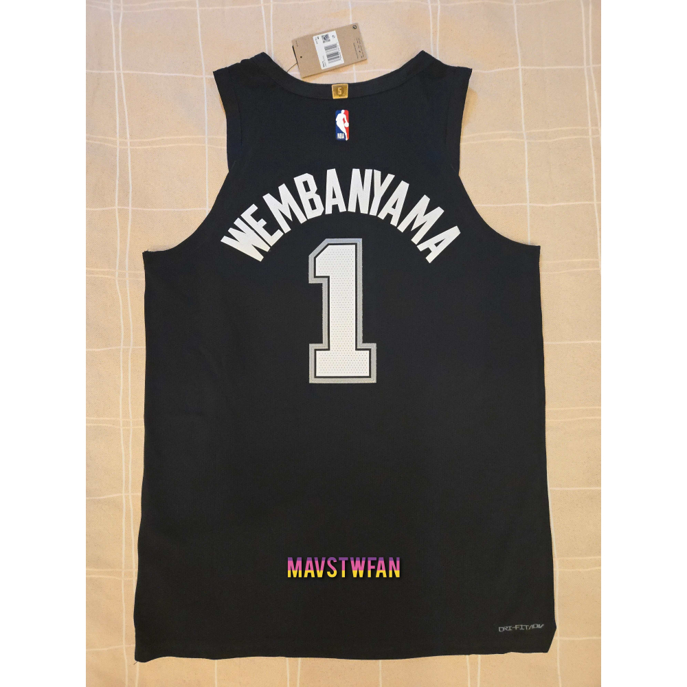 (新鮮現貨) Nike Victor Wembanyama 馬刺 25/26 城市版 AU 球衣 (L48，原生贊助標)-細節圖2