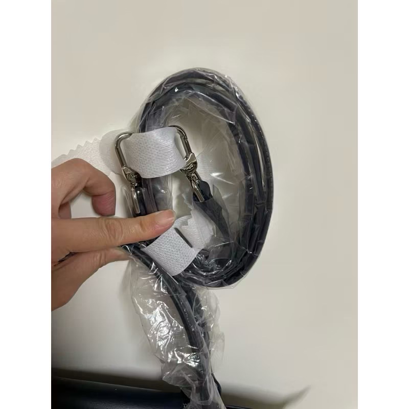 全新longchamp 深藍皮革二用水餃包-細節圖5