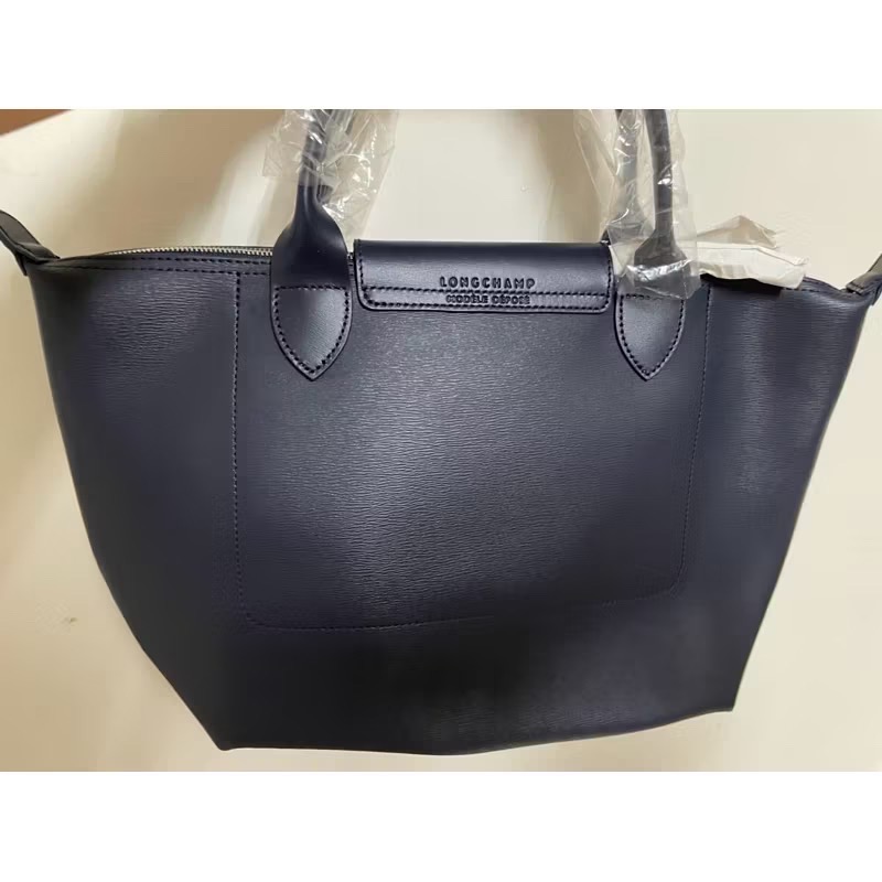 全新longchamp 深藍皮革二用水餃包-細節圖6