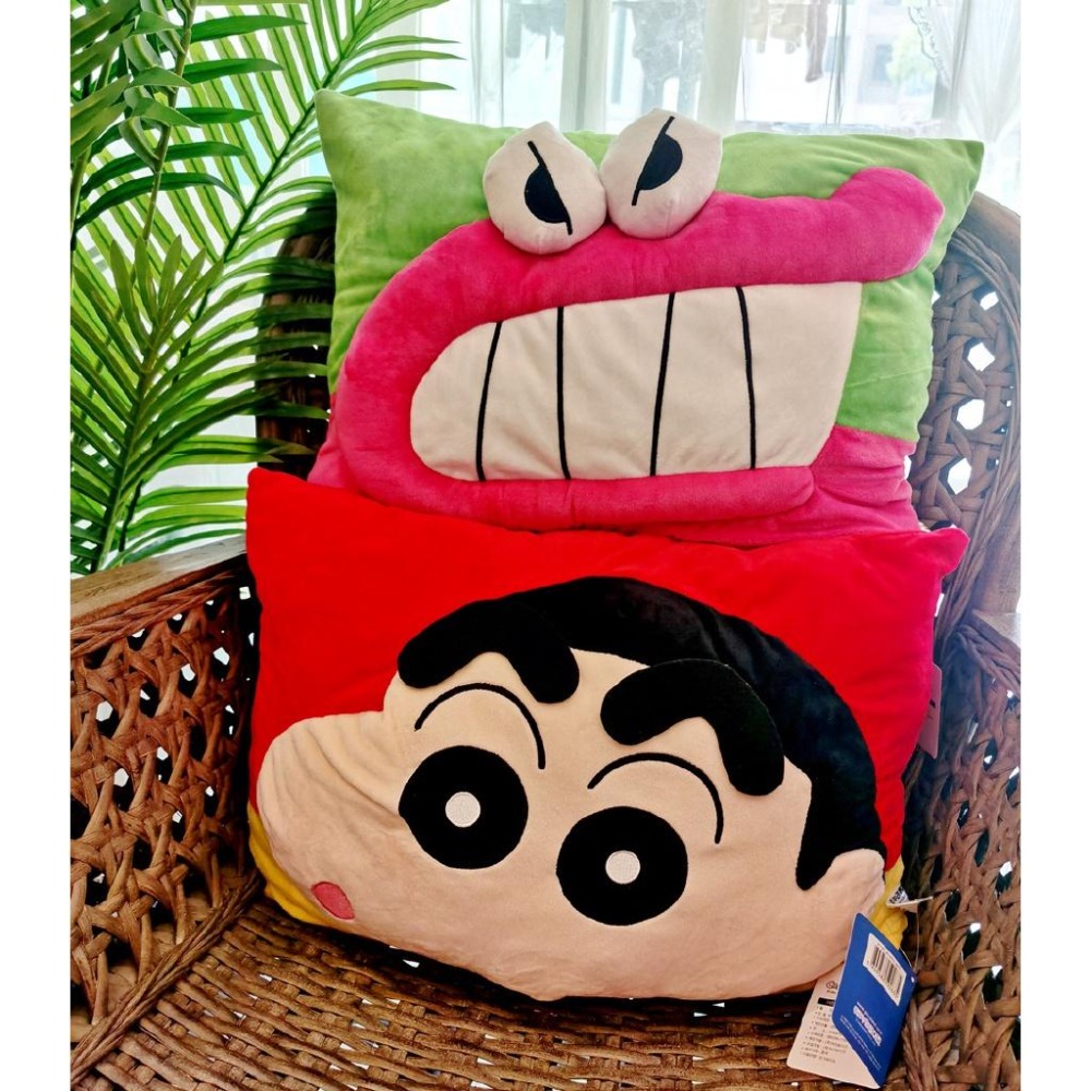 【軸心萌兔】蠟筆小新 枕頭 兒童 立體雙面 大抱枕 汽車枕 沙發枕 辦公室 床頭靠墊 日本訂單 寢具 可愛 抱枕-細節圖9