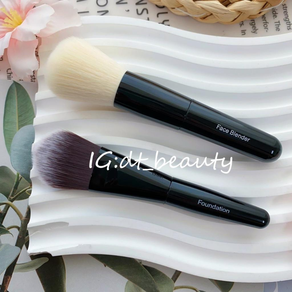 Bobbi Brown 芭比波朗 粉底刷 腮紅刷 攜帶刷 小刷具 刷具 刷 散粉刷 化妝刷具 上妝刷具-細節圖2