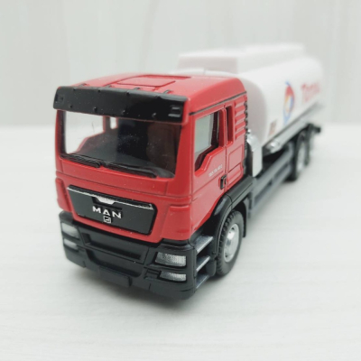 全新盒裝1:64 ~ 德國MAN 合金車頭 TOTAL道達爾油罐車卡車模型玩 玩具 禮物 兒童 滑行車 模型車 交通模型