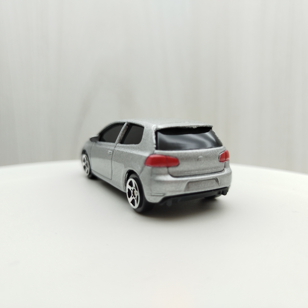 台灣現貨 全新盒裝~1:64~福斯 VOLKSWAGEN GOLF GTI 銀色 合金 模型車 玩具 小汽車 兒童-細節圖3