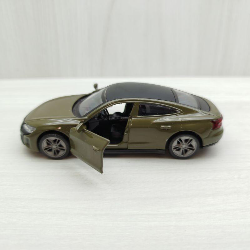 台灣現貨 全新盒裝~1:44~奧迪AUDI RS e-tron GT 軍綠色 合金 模型車 玩具 迴力 兒童 生日 禮物-細節圖3