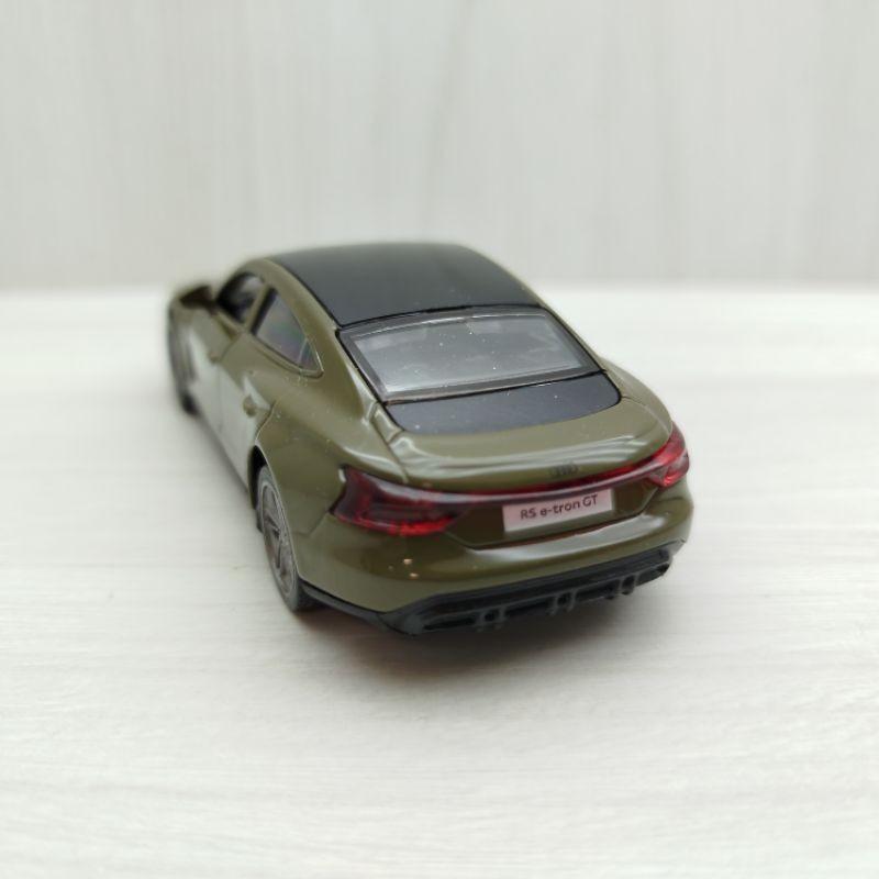 台灣現貨 全新盒裝~1:44~奧迪AUDI RS e-tron GT 軍綠色 合金 模型車 玩具 迴力 兒童 生日 禮物-細節圖4