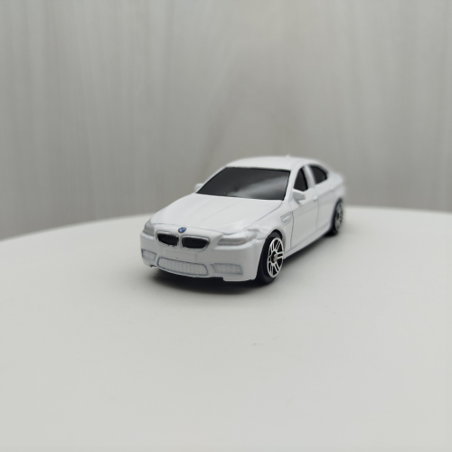 台灣現貨 全新盒裝1:64~寶馬BMW M5 合金滑行車 白色 黑窗 合金 模型車 玩具 小汽車 兒童 禮物 收藏