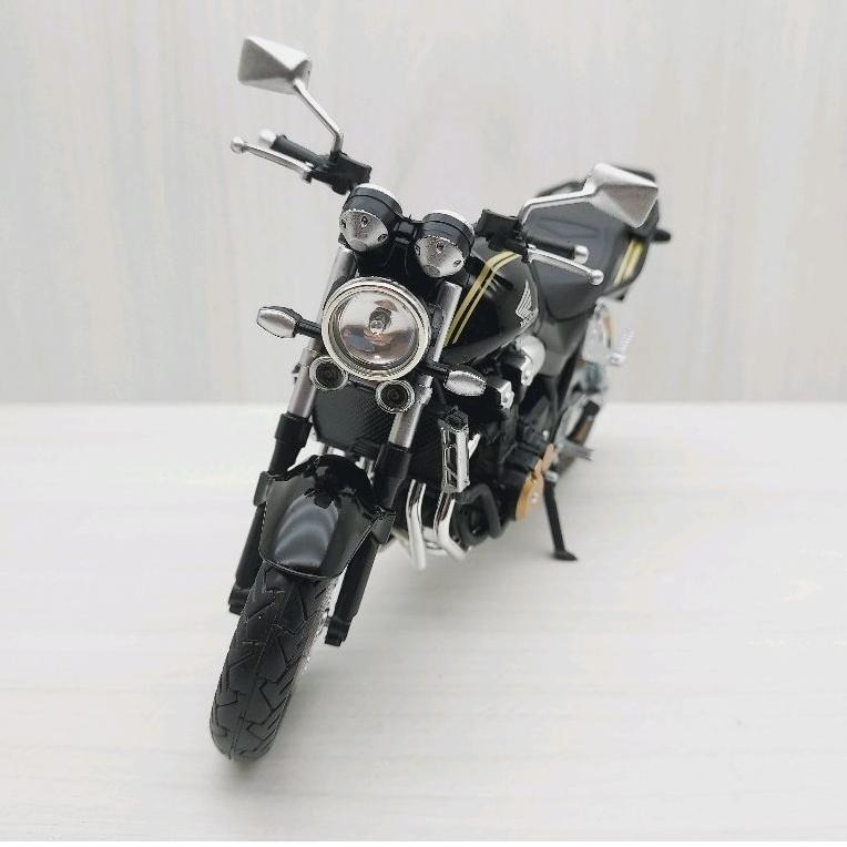 台灣現貨 全新盒裝~1:12~本田 HONDA CB1300SF 黑色 模型車 玩具 兒童 收藏 重機 禮物 擺飾-細節圖2