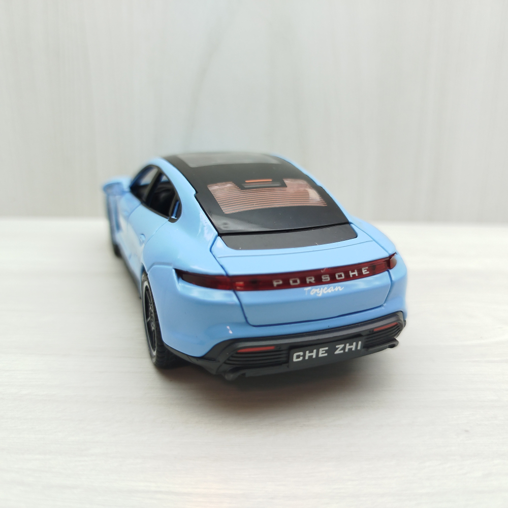 台灣現貨 全新盒裝1:32~保時捷 駿馬 TAYCAN TURBO S 淺藍色 合金 模型車 聲光車 玩具 兒童 禮物-細節圖4
