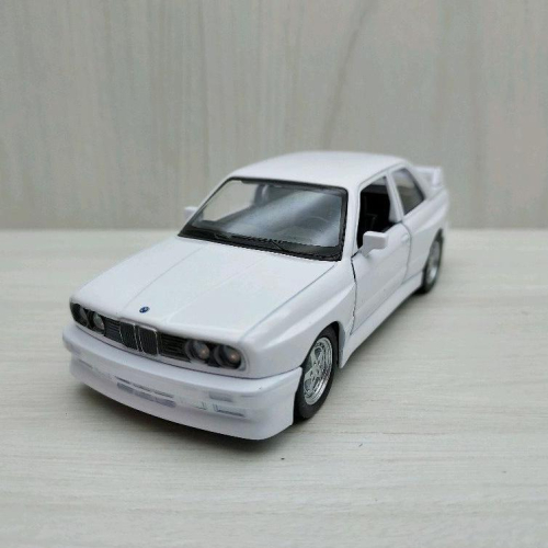 台灣現貨 全新盒裝~1:36~寶馬 BMW 1987 M3 白色 合金 模型車 迴力車 玩具 兒童 禮物 收藏 交通