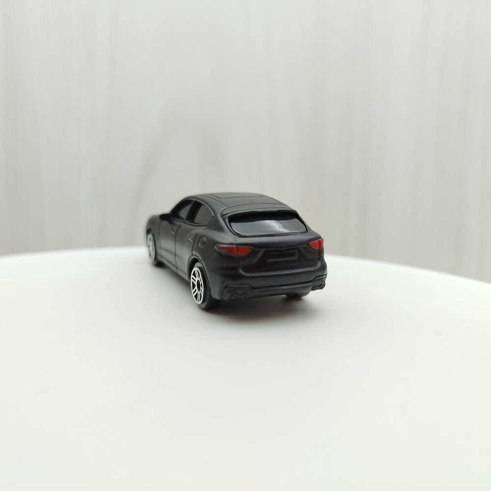 台灣現貨 全新盒裝~1:64瑪莎拉蒂LEVANTE GTS消光黑色 黑窗 合金 模型車 玩具 小汽車 兒童 禮物 收藏-細節圖3