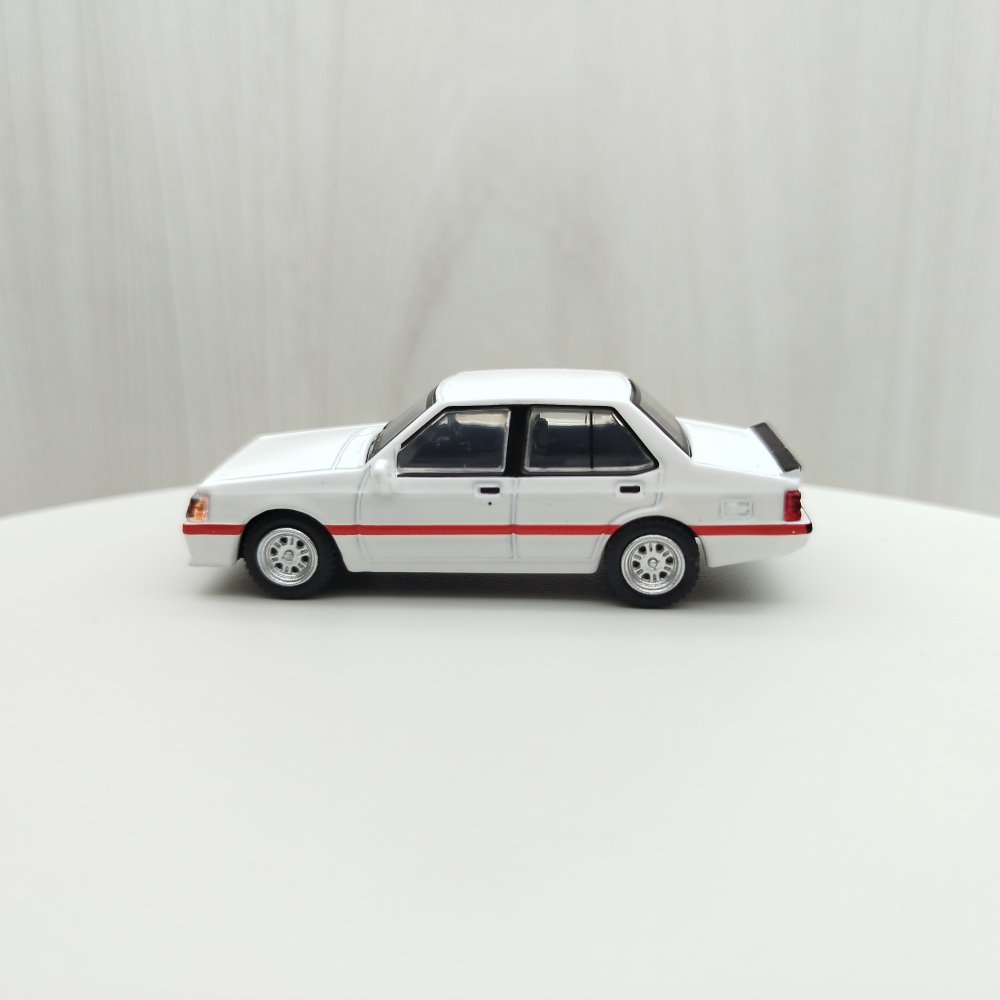 台灣現貨 全新盒裝1:64~三菱 LANCER EX2000 白色 合金 模型車 玩具 小汽車 兒童 禮物 收藏 交通-細節圖2